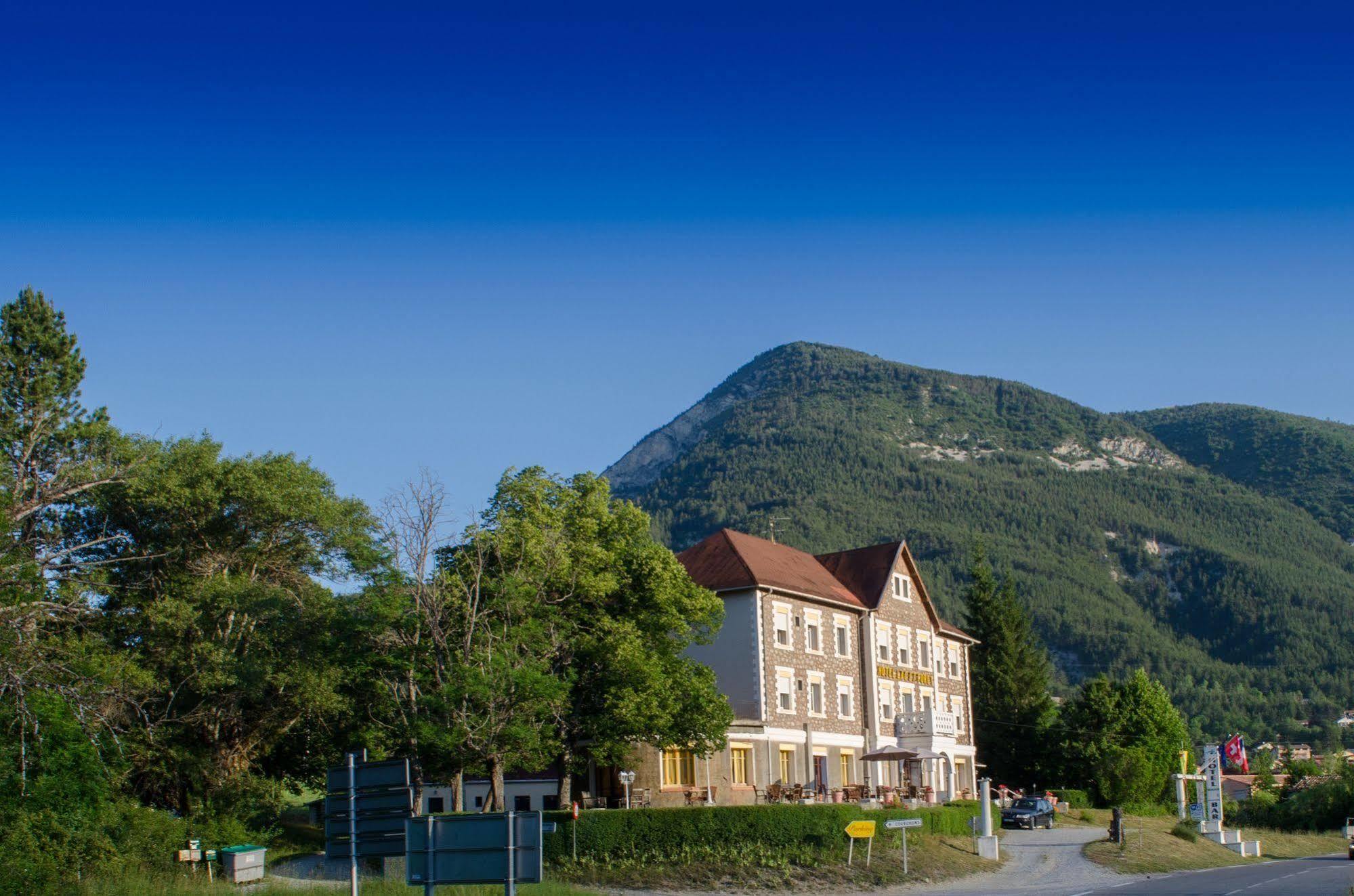 Hotel Lac Et Foret Saint-Andre-les-Alpes Exterior photo